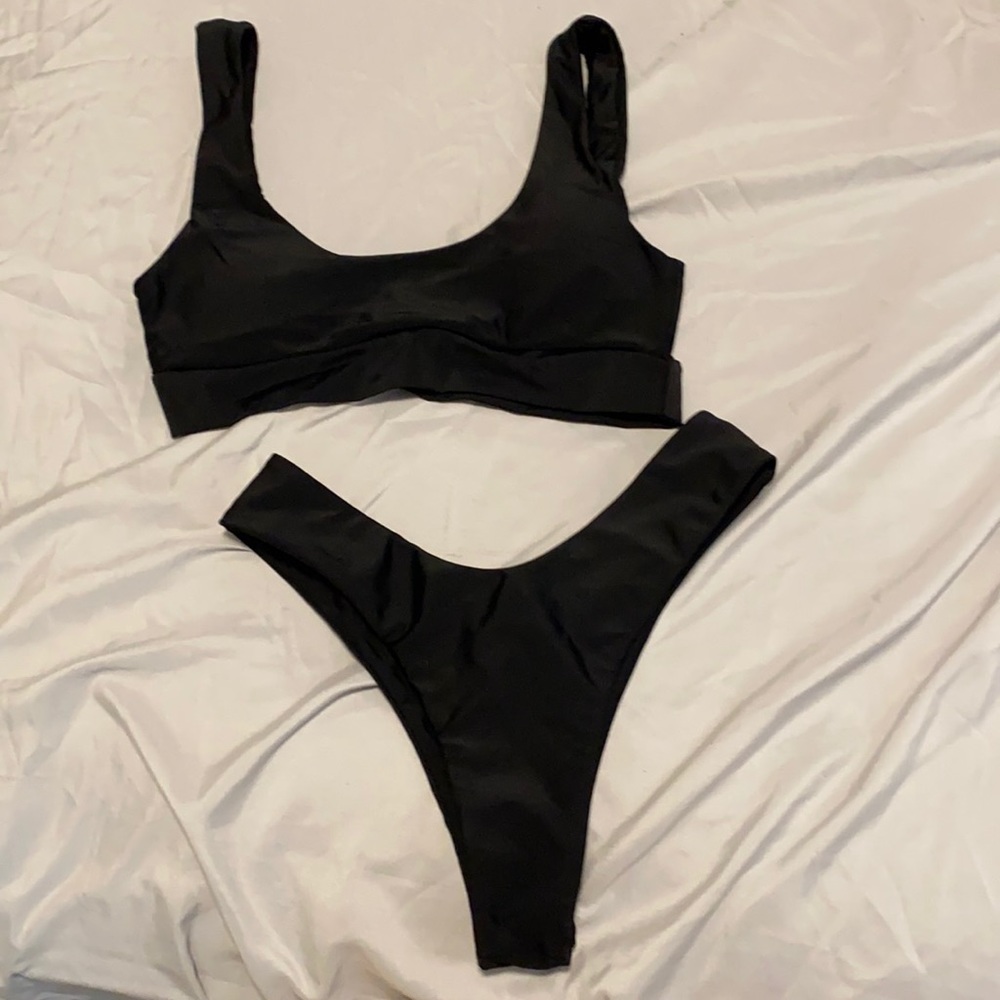 Black bikini